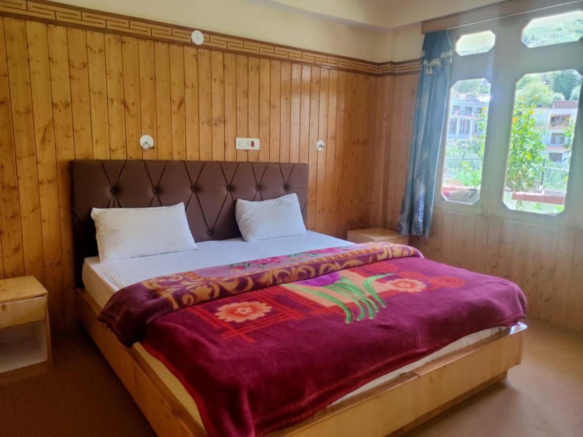 Hotel Lake View Nako Bagian luar foto