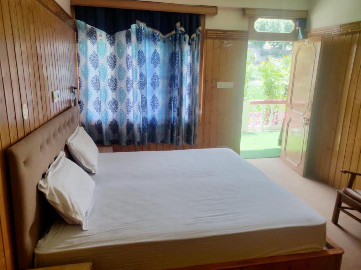 Hotel Lake View Nako Bagian luar foto